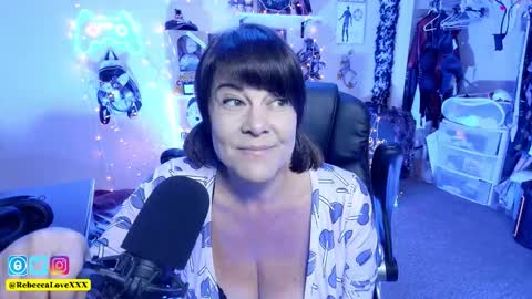 Rebecca Love online show from November 12, 10:09 pm