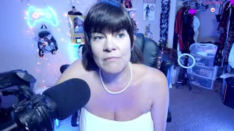 Rebecca Love online show from November 28, 10:23 pm