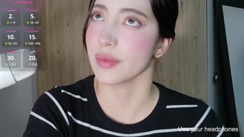 rebeccawhite_meow online show from December 4, 10:18 pm