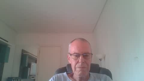 Snapshot of recasc chatting on February 17, 8:04 pm Rene online show from February 17, 8:04 pm