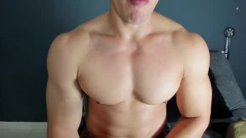 twitter REECET26 instagram RECCETAYLOR online show from October 27, 3:21 am