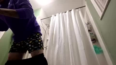 Snapshot of recka810 chatting on November 9, 8:01 am recka810 online show from November 9, 8:01 am