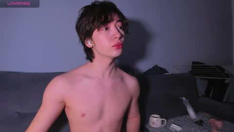 Snapshot of recklessalan chatting on April 26, 3:15 am Alan online show from April 26, 3:15 am