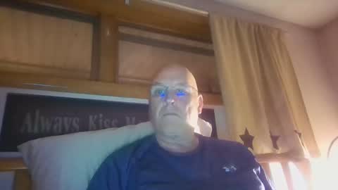 Snapshot of recman15 chatting on October 7, 3:14 am Mtn. Man online show from October 7, 3:14 am