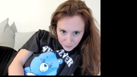 Snapshot of red19910107 chatting on February 1, 4:44 pm Lolanaturalred online show from February 1, 4:44 pm