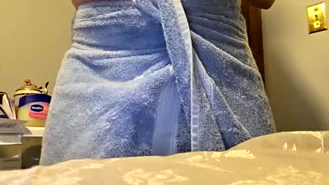 Snapshot of red24devils chatting on October 17, 5:04 pm red24devils online show from October 17, 5:04 pm