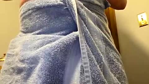 Snapshot of red24devils chatting on October 31, 3:07 am red24devils online show from October 31, 3:07 am