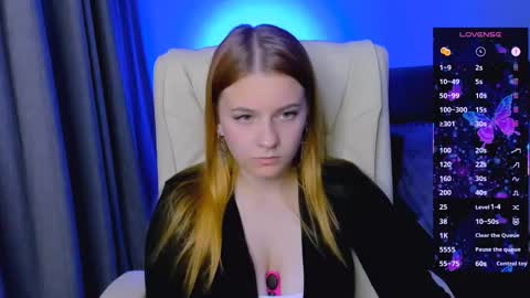 Snapshot of red__dizzy chatting on October 2, 8:27 pm red__dizzy online show from October 2, 8:27 pm