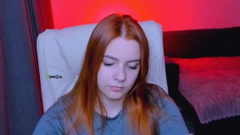 Snapshot of red__dizzy chatting on October 5, 9:34 pm red__dizzy online show from October 5, 9:34 pm