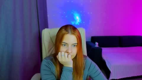 Snapshot of red__dizzy chatting on January 5, 6:33 pm red__dizzy online show from January 5, 6:33 pm