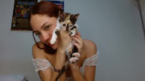 Snapshot of red_chanty chatting on September 22, 10:56 pm Lorena online show from September 22, 10:56 pm