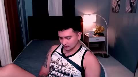 Snapshot of red_cocky chatting on April 4, 7:22 pm Axel online show from April 4, 7:22 pm