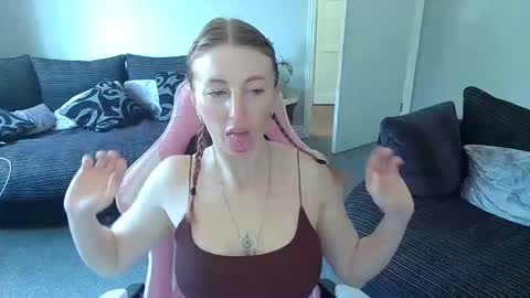 Red -  online show from April 29, 8:51 am