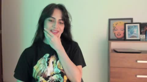 red_flower203 online show from March 11, 6:58 pm