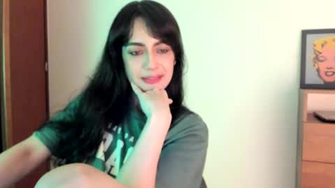 red_flower203 online show from March 18, 6:55 pm