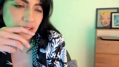 red_flower203 online show from March 19, 8:46 pm