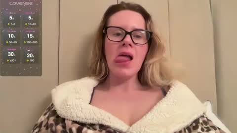 Rosie online show from February 17, 8:15 pm