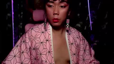 Snapshot of red_kitsune69 chatting on October 6, 8:06 pm red_kitsune69 online show from October 6, 8:06 pm