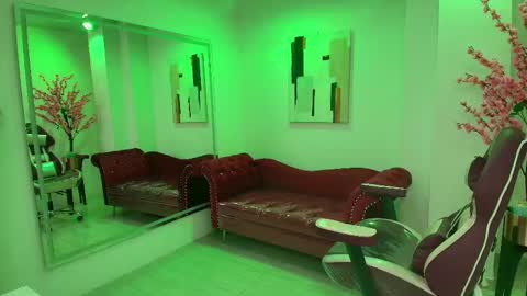 Snapshot of red_moonx chatting on February 7, 1:04 am Res Moon online show from February 7, 1:04 am