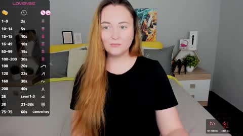 Snapshot of red_naughtyfox chatting on February 20, 10:43 pm Lessy Fox online show from February 20, 10:43 pm