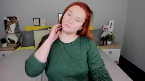 Snapshot of red_naughtyfox chatting on March 13, 4:57 pm Lessy Fox online show from March 13, 4:57 pm