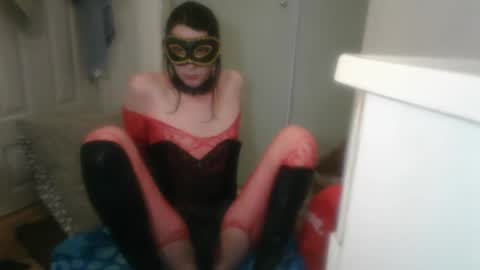 Snapshot of red_october_sub chatting on January 5, 9:59 am Red October SlutPuppy online show from January 5, 9:59 am