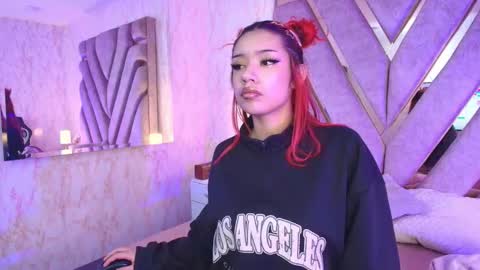 red_pandaa online show from November 16, 3:23 am