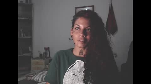 Snapshot of red_savage_ chatting on February 12, 8:18 pm Instagram Valerie yourdream online show from February 12, 8:18 pm