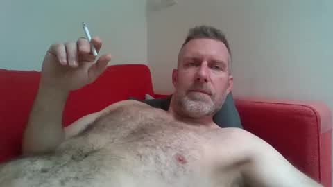 Snapshot of redandbluecloud chatting on January 7, 9:29 am Red online show from January 7, 9:29 am