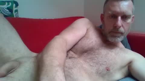 Snapshot of redandbluecloud chatting on January 7, 12:31 pm Red online show from January 7, 12:31 pm