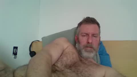 Snapshot of redandbluecloud chatting on January 16, 1:26 pm Red online show from January 16, 1:26 pm