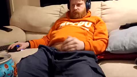 Snapshot of redbjorseth chatting on November 24, 8:08 pm Eric online show from November 24, 8:08 pm