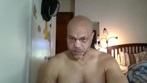 Snapshot of redbone441 chatting on February 6, 7:23 am Redbone online show from February 6, 7:23 am