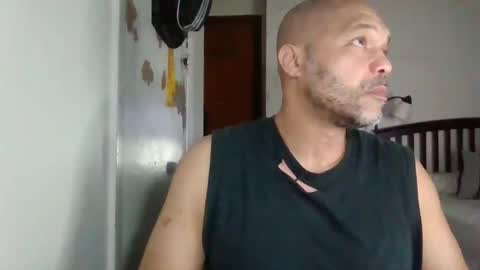 Snapshot of redbone441 chatting on February 8, 1:25 pm Redbone online show from February 8, 1:25 pm