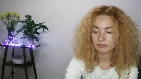 reddgirll online show from January 29, 5:02 pm