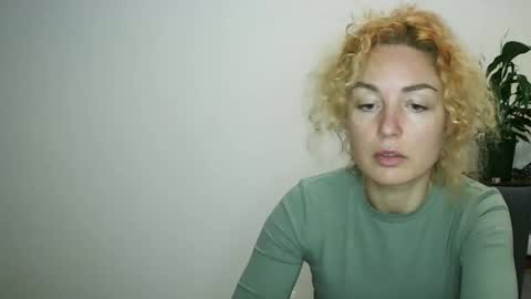 reddgirll online show from February 4, 5:55 pm