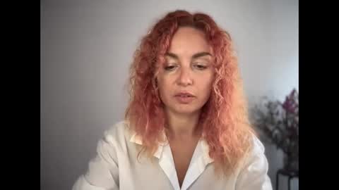 Snapshot of reddgirll chatting on October 21, 9:43 am reddgirll online show from October 21, 9:43 am