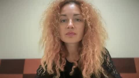 reddgirll online show from November 11, 10:32 pm