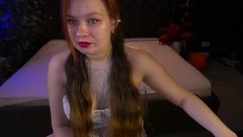 Snapshot of reddoll_ chatting on April 20, 6:05 am Lily online show from April 20, 6:05 am