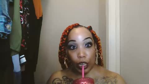 Snapshot of reddsoamazing chatting on September 24, 5:44 am Crazyy. online show from September 24, 5:44 am