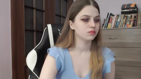 Lily online show from December 21, 2:30 am