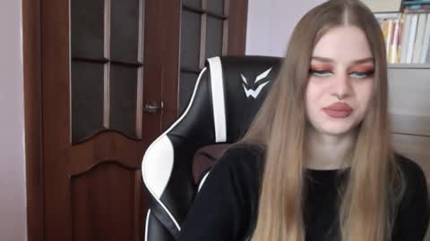 Lily online show from September 22, 2:24 am