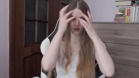 Lily online show from October 27, 2:26 am