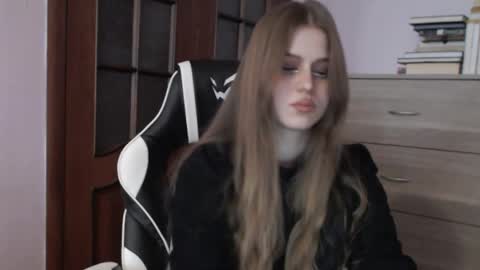 Snapshot of redhead_rabbit chatting on May 23, 2:50 am Lily online show from May 23, 2:50 am
