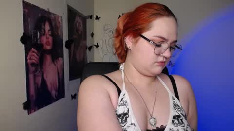 Snapshot of redhotqueen1 chatting on July 23, 12:03 pm Rina online show from July 23, 12:03 pm