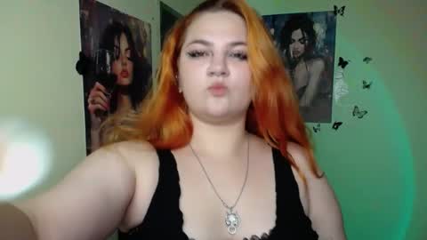 Snapshot of redhotqueen1 chatting on July 29, 12:14 pm Rina online show from July 29, 12:14 pm