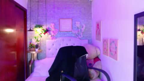 Lili Lopez online show from February 25, 7:56 pm