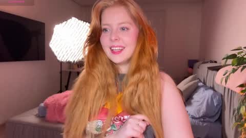 Snapshot of redhotvixen_ chatting on April 5, 11:35 pm Sofia online show from April 5, 11:35 pm