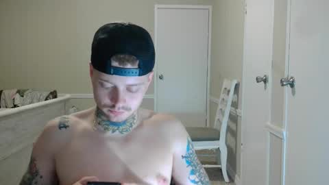 Snapshot of redinthebed chatting on February 5, 3:02 am InkedGinger online show from February 5, 3:02 am