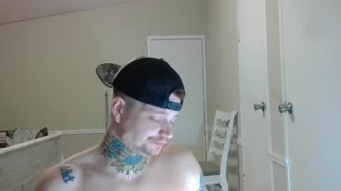 Snapshot of redinthebed chatting on February 6, 6:29 am InkedGinger online show from February 6, 6:29 am